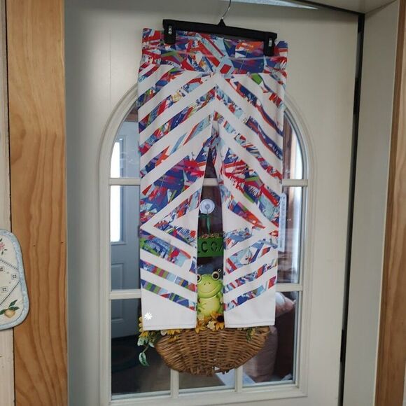 Athleta White Multi-Color Cropped Leggings size Women's M - Picture 1 of 2